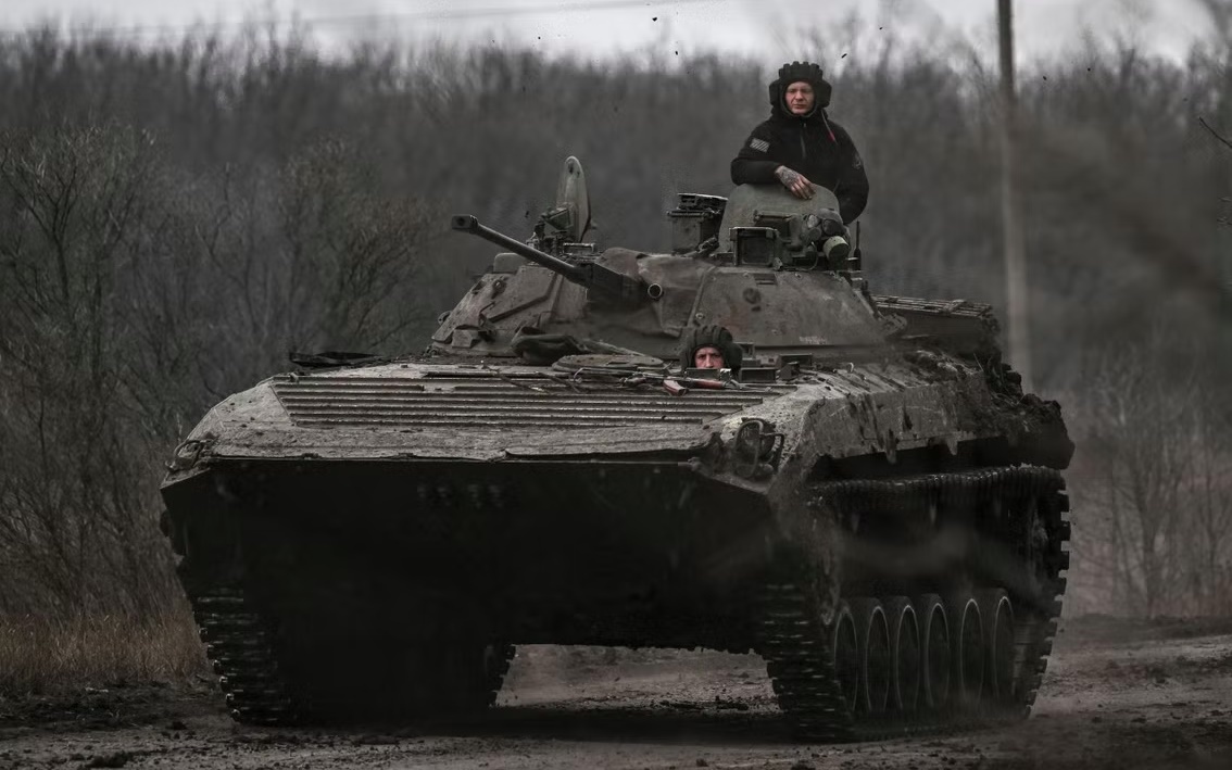Thế khó của Ukraine: Xe thiết giáp yếu và dễ dàng bị Nga phát hiện từ xa